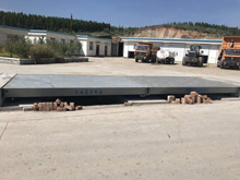 內(nèi)蒙古烏蘭察布卓資3乘9米100噸電子汽車(chē)衡安裝！